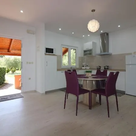 Ferienhaus Melisa Mit Salzwasserpool In *