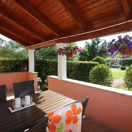 Ferienhaus Melisa Mit Salzwasserpool In
