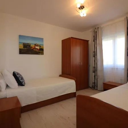 Holiday home Melisa Mit Salzwasserpool In *